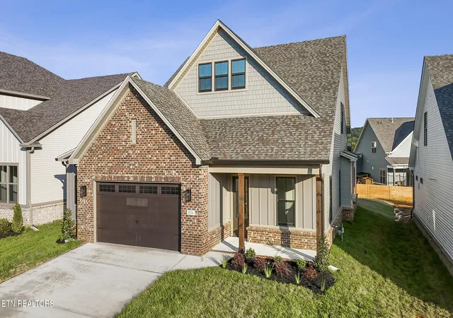 Photo 2 of Single family home for sale at 2574 Marshall Pass Rd, Knoxville, TN 37932 | MLS# 1352514 | Listing updated on 2026-09-12