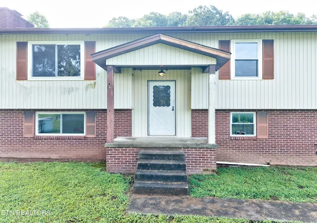 3rd image of 572 S Union Grove Rd, Friendsville, TN 37737 | MLS# 1352591
