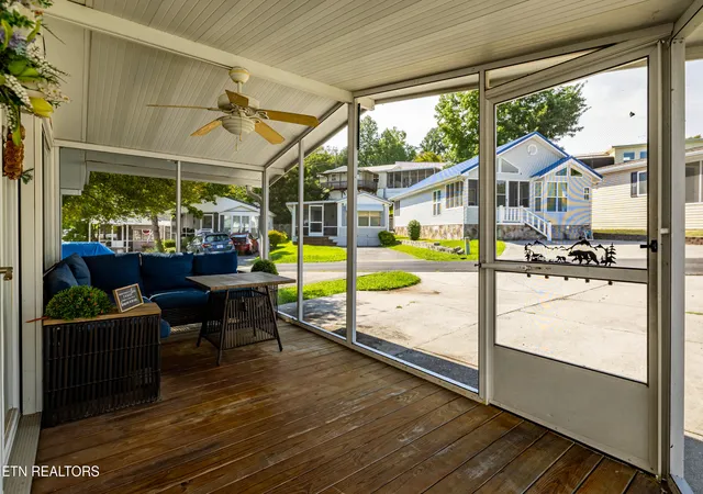 4th image of 572 Flamingo Cir, Townsend, TN 37882 | MLS# 1352608