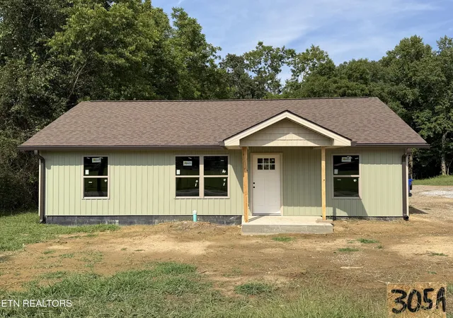 1st image of 305a S Fowler St, Clinton, TN 37716 | MLS# 1352593