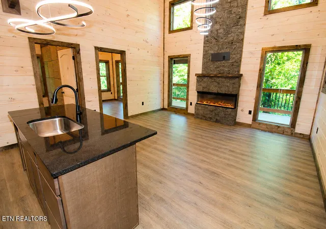 Photo 2 of Single family home for sale at 1308 N Oak Ct, Sevierville, TN 37876 | MLS# 1352474 | Listing updated on 2026-09-24