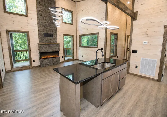 Photo 3 of Single family home for sale at 1308 N Oak Ct, Sevierville, TN 37876 | MLS# 1352474 | Listing updated on 2026-09-24