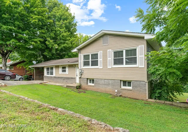 33rd image of 561 Robinson Dr, Loudon, TN 37774 | MLS# 1352652