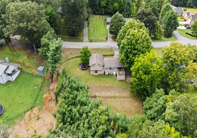 4th image of 561 Robinson Dr, Loudon, TN 37774 | MLS# 1352652