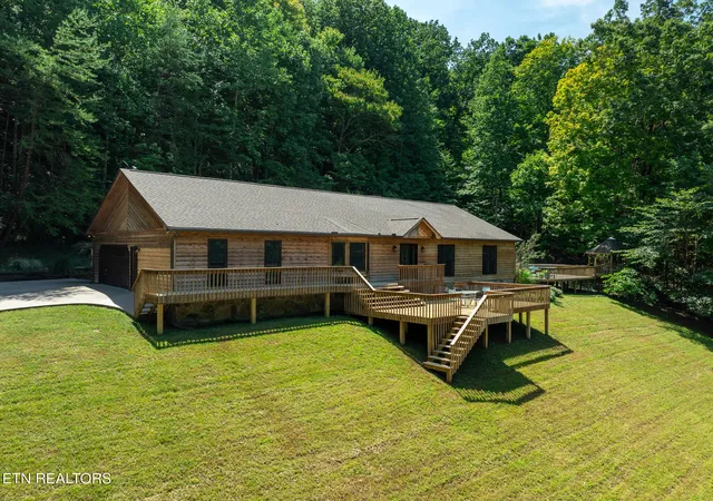 Photo 1 of Sale Pending at 1300 Irwin Dr, Powell, TN 37849 | MLS# 1352582 | Listing updated on 2026-10-08