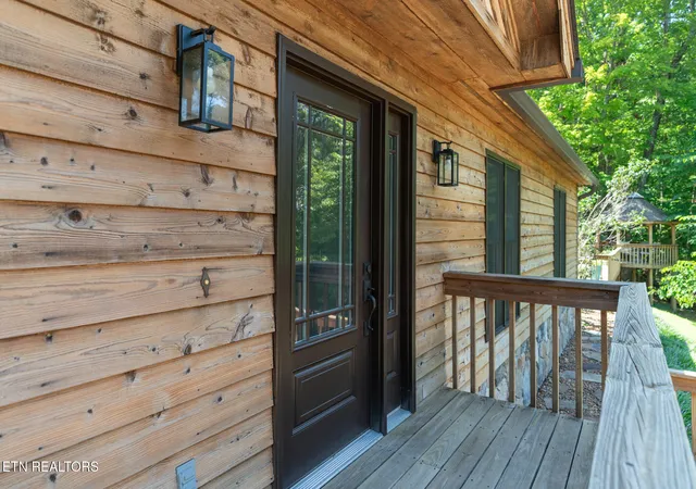 Photo 2 of Single family home for sale at 1300 Irwin Dr, Powell, TN 37849 | MLS# 1352582 | Listing updated on 2026-09-12