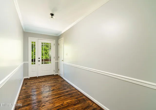 Photo 3 of Single family home for sale at 1300 Irwin Dr, Powell, TN 37849 | MLS# 1352582 | Listing updated on 2026-09-12