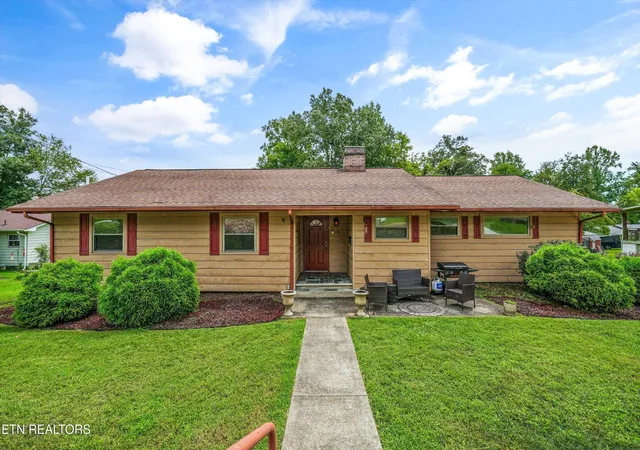 1st image of 109 Cahill Ln, Oak Ridge, TN 37830 | MLS# 1352782