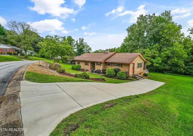 3rd image of 109 Cahill Ln, Oak Ridge, TN 37830 | MLS# 1352782