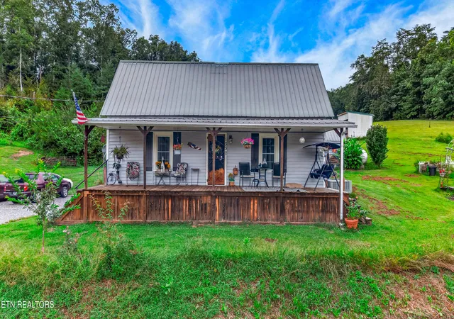 3rd image of 1332 Baysinger Rd, Newport, TN 37821 | MLS# 1352631