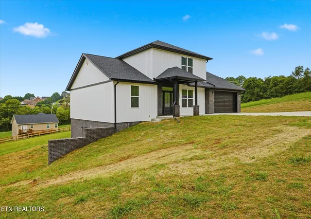 Photo 2 of Single family home for sale at 415 Sunrise Ridge Dr, Jefferson City, TN 37760 | MLS# 1353520 | Listing updated on 2026-09-01