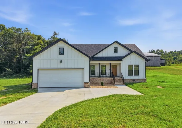 Photo 1 of Single family home for sale at 1741 Old Hwy 52, Lafayette, TN 37083 | MLS# 1352934 | Listing updated on 2026-09-24