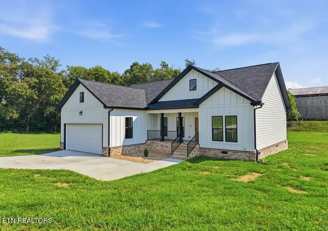 Photo 2 of Single family home for sale at 1741 Old Hwy 52, Lafayette, TN 37083 | MLS# 1352934 | Listing updated on 2026-09-24