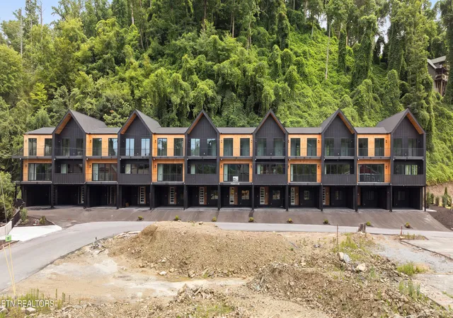 27th image of 215 Circle Dr #Unit 8, Gatlinburg, TN 37738 | MLS# 1352666