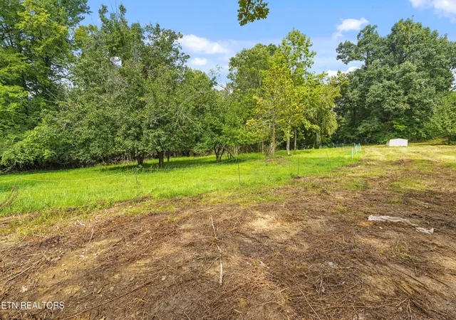 Photo 3 of Sale Pending at 214 Doc Norton Rd, Maryville, TN 37804 | MLS# 1352662 | Listing updated on 2026-09-23