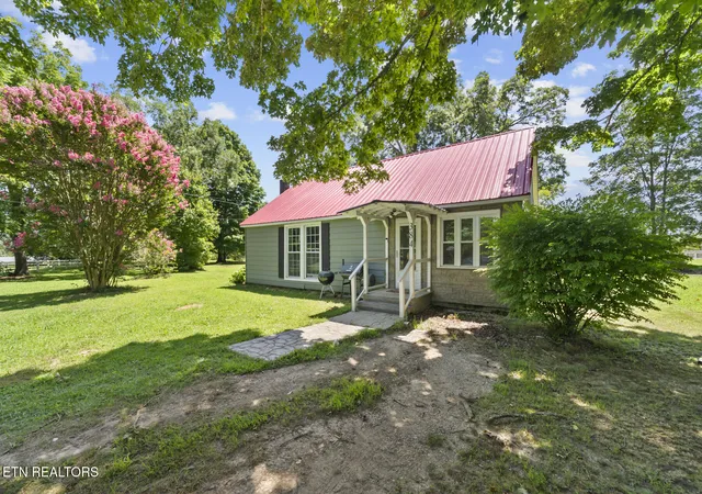 Photo 1 of Single family home for sale at 384 Woodlee St, Spencer, TN 38585 | MLS# 1352633 | Listing updated on 2026-09-16