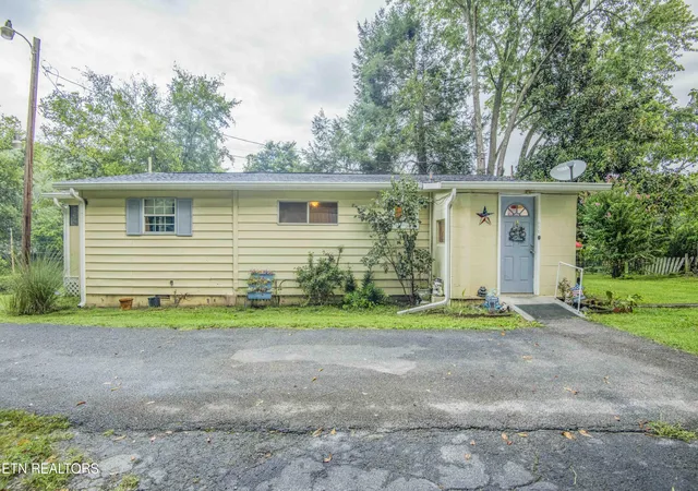 2nd image of 685 Foster Rd, Lenoir City, TN 37771 | MLS# 1352786