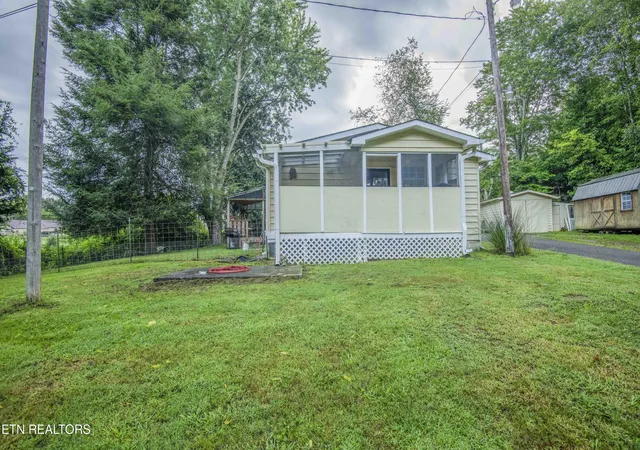 Photo 3 of Sale Pending at 685 Foster Rd, Lenoir City, TN 37771 | MLS# 1352786 | Listing updated on 2026-09-12