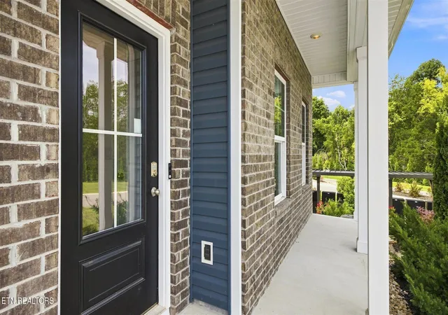 Photo 3 of Sale Pending at 402 Villages At Hinds Crk Ln, Clinton, TN 37716 | MLS# 1352526 | Listing updated on 2026-09-29