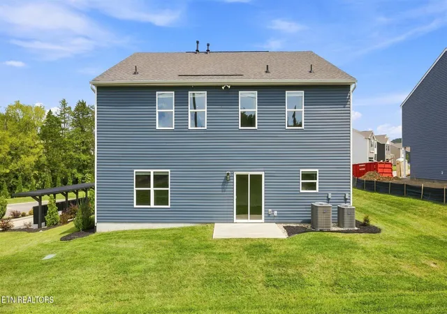 Photo 3 of Sale Pending at 402 Villages At Hinds Crk Ln, Clinton, TN 37716 | MLS# 1352526 | Listing updated on 2026-09-29