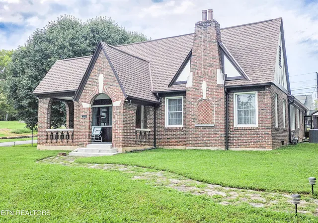 2nd image of 308 Clifton Heights Rd, Newport, TN 37821 | MLS# 1352588