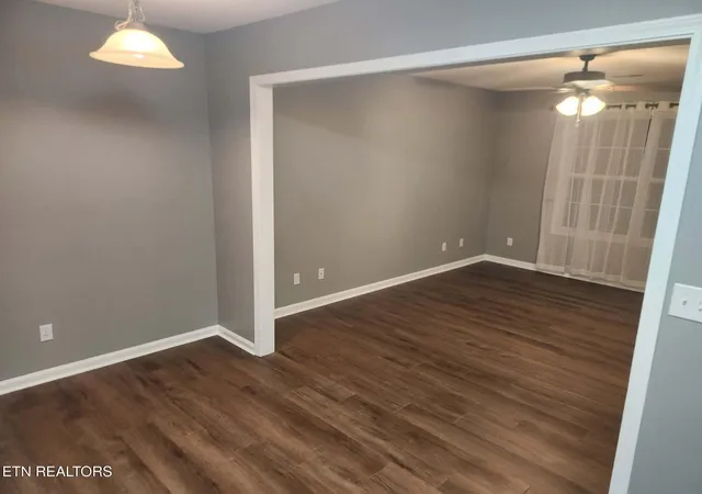 Photo 4 of Single family home for sale at 904 Hazelbrook Wy, Knoxville, TN 37912 | MLS# 1352751 | Listing updated on 2026-09-17