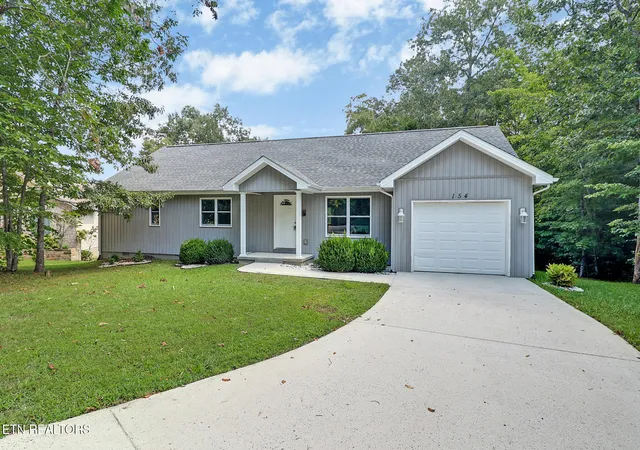Photo 1 of Single family home for sale at 154 Hedgewood Pt, Crossville, TN 38558 | MLS# 1352764 | Listing updated on 2026-09-23