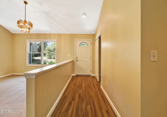 Photo 3 of Single family home for sale at 154 Hedgewood Pt, Crossville, TN 38558 | MLS# 1352764 | Listing updated on 2026-10-28
