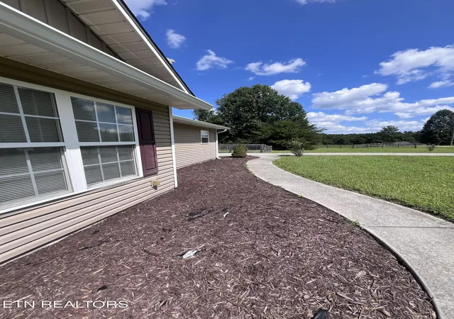 Photo 3 of Sale Pending at 29 Mount Vernal Rd, Rockwood, TN 37854 | MLS# 1352840 | Listing updated on 2026-08-26
