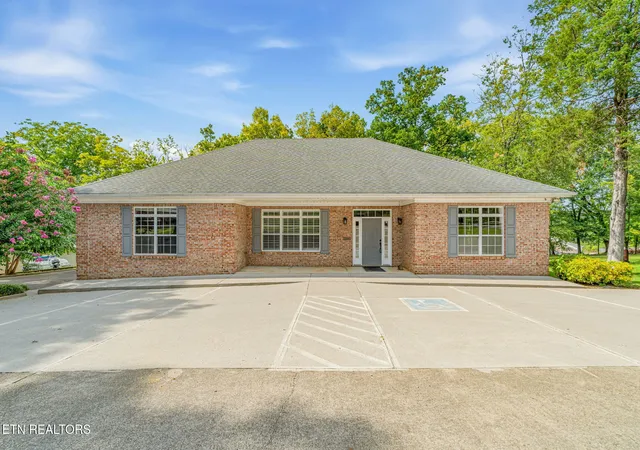 1st image of 6875 Lakeview Rd, Lenoir City, TN 37772 | MLS# 1352705