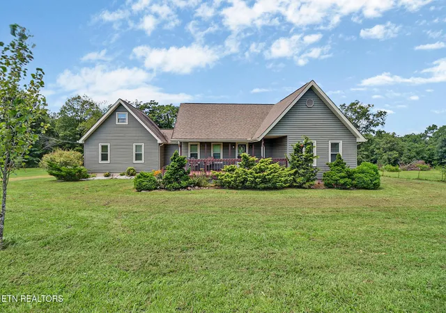 Photo 3 of Single family home for sale at 7526 Dunbar Rd, Crossville, TN 38572 | MLS# 1352609 | Listing updated on 2026-09-18