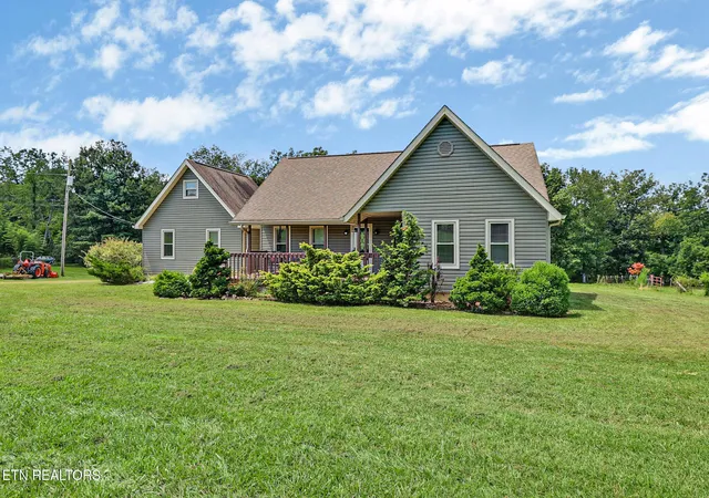 Photo 3 of Single family home for sale at 7526 Dunbar Rd, Crossville, TN 38572 | MLS# 1352609 | Listing updated on 2026-09-18