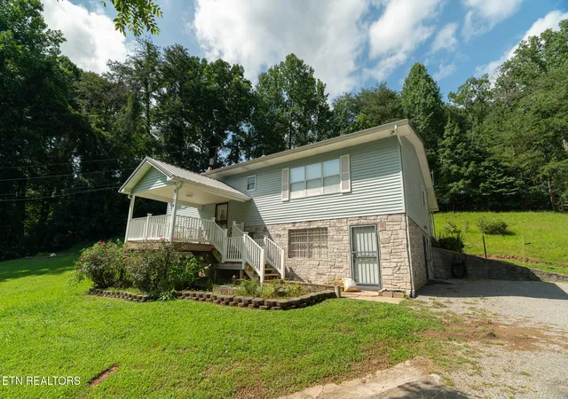 Photo 3 of Single family home for sale at 8724 Spangler Rd, Knoxville, TN 37920 | MLS# 1352644 | Listing updated on 2026-09-13