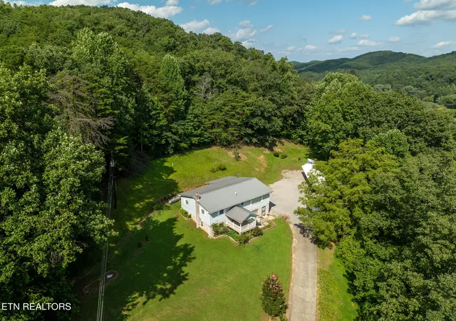 Photo 3 of Single family home for sale at 8724 Spangler Rd, Knoxville, TN 37920 | MLS# 1352644 | Listing updated on 2026-10-09