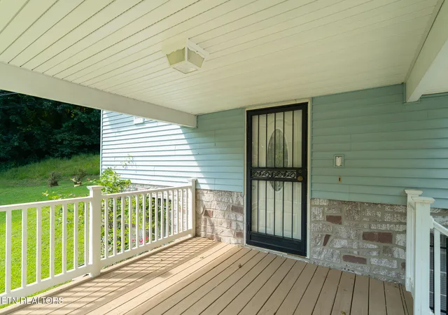 Photo 4 of Single family home for sale at 8724 Spangler Rd, Knoxville, TN 37920 | MLS# 1352644 | Listing updated on 2026-10-09