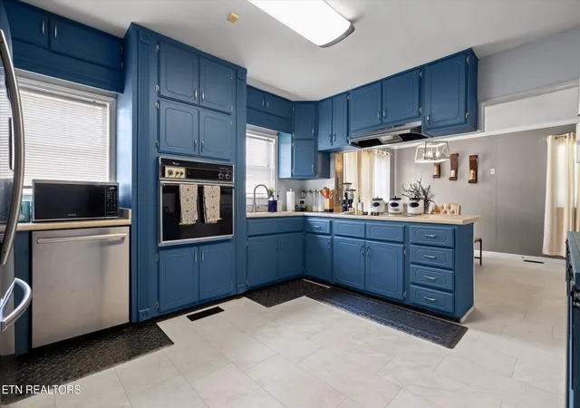 Photo 3 of Single family home for sale at 5225 State Line Rd, Chattanooga, TN 37412 | MLS# 1353536 | Listing updated on 2026-09-17