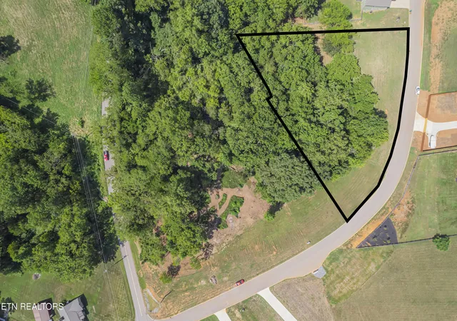 19th image of 623 Farm Of The Smokies Wy, Maryville, TN 37804 | MLS# 1352638