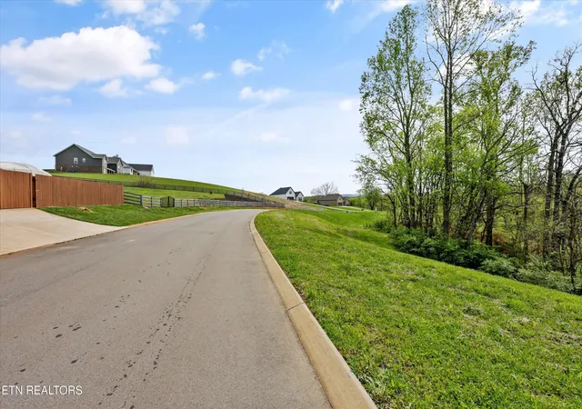 Photo 4 of Sale Pending at 623 Farm Of The Smokies Wy, Maryville, TN 37804 | MLS# 1352638 | Listing updated on 2026-09-21