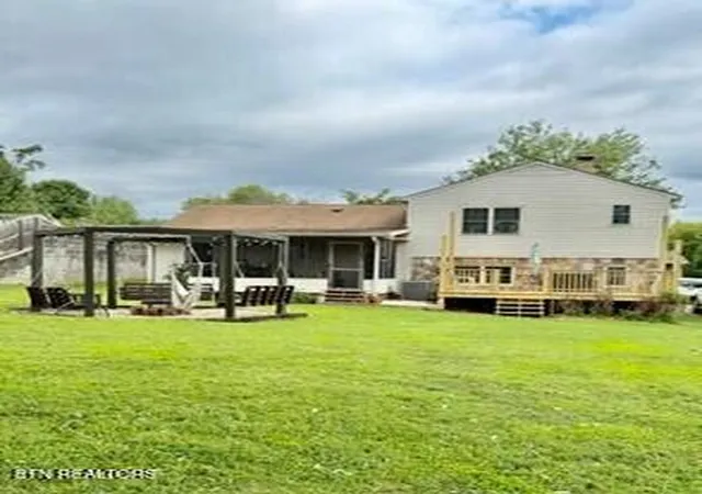 15th image of 809 Montvue Ave, Kingston, TN 37763 | MLS# 1352737