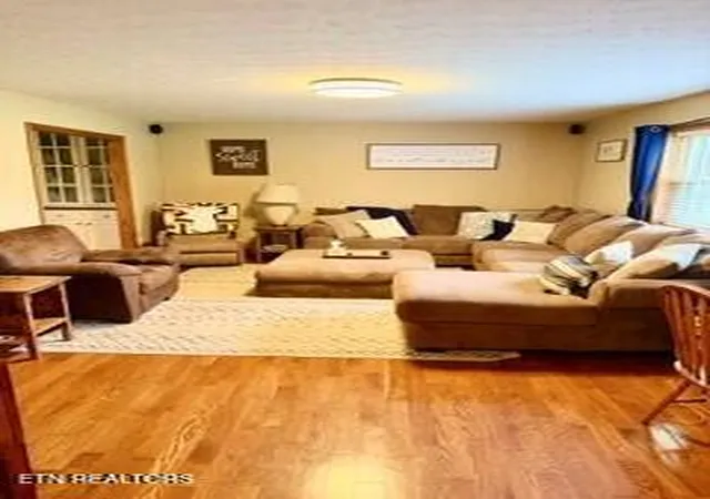 2nd image of 809 Montvue Ave, Kingston, TN 37763 | MLS# 1352737