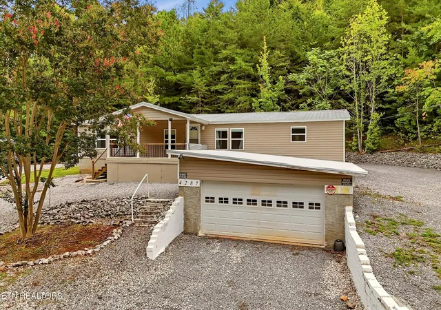 2nd image of 4287 Cub Dr, Louisville, TN 37777 | MLS# 1352669