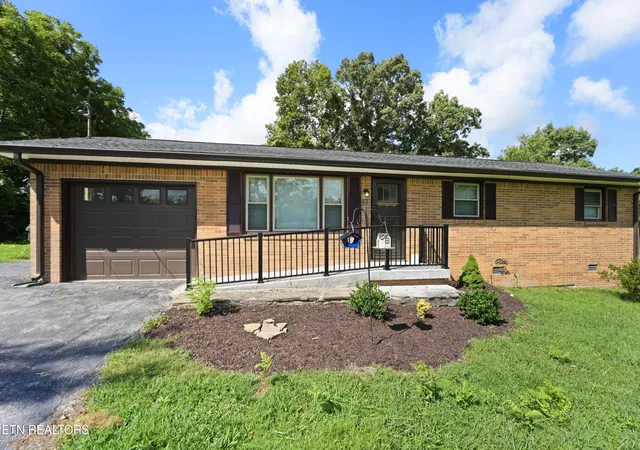 1st image of 43 Sharon Dr, Crossville, TN 38555 | MLS# 1352832