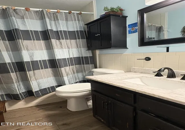 Photo 4 of Single family home for sale at 102 E Morningside Dr, Oak Ridge, TN 37830 | MLS# 1353264 | Listing updated on 2026-09-12
