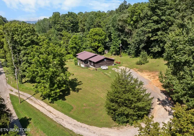 2nd image of 187 Vinsant Hollow Ln, Jacksboro, TN 37757 | MLS# 1352732