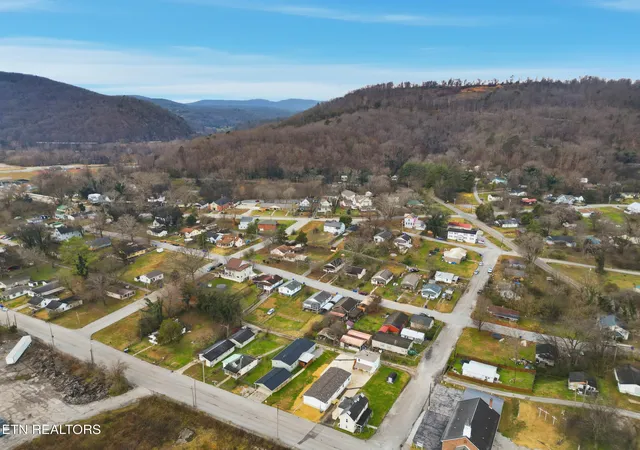 39th image of 725 Siluria St, Harriman, TN 37748 | MLS# 1352712
