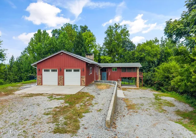 Photo 2 of Sale Pending at 2902 Lovingood Wy, Maryville, TN 37801 | MLS# 1352879 | Listing updated on 2026-09-09