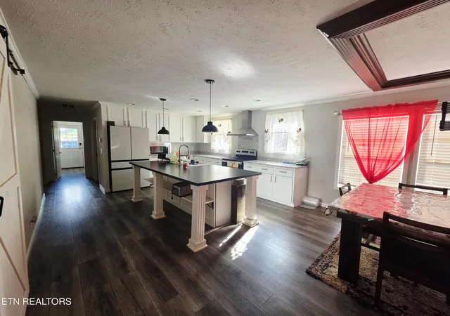 Photo 4 of Single family home for sale at 1895 Fords Chapel Rd, New Tazewell, TN 37825 | MLS# 1352727 | Listing updated on 2026-09-23