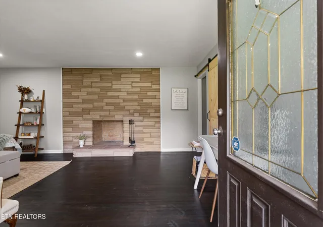 Photo 3 of Single family home for sale at 913 W Beaver Creek Dr, Powell, TN 37849 | MLS# 1352776 | Listing updated on 2026-09-15