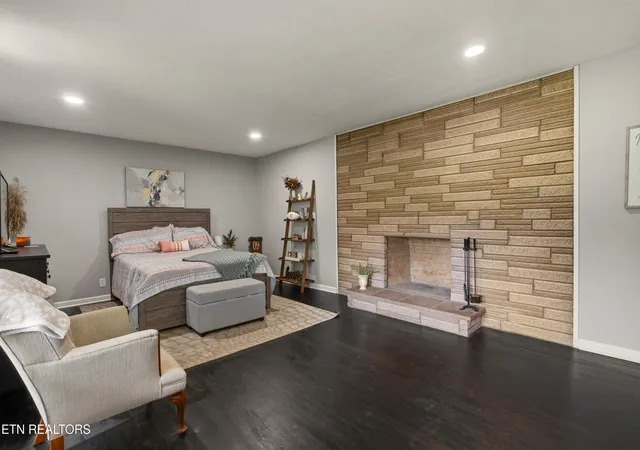Photo 4 of Single family home for sale at 913 W Beaver Creek Dr, Powell, TN 37849 | MLS# 1352776 | Listing updated on 2026-10-07