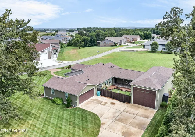 3rd image of 171 Red Oak Dr, Crossville, TN 38555 | MLS# 1352729